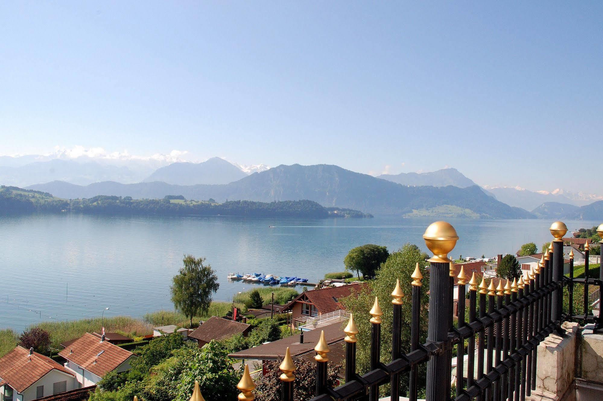 Swiss-Chalet Merlischachen - Romantik Schloss-Hotel Am See Küssnacht Exteriér fotografie